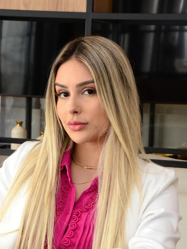 Dra. Isabella Medeiros, cirurgiã-dentista em São Paulo